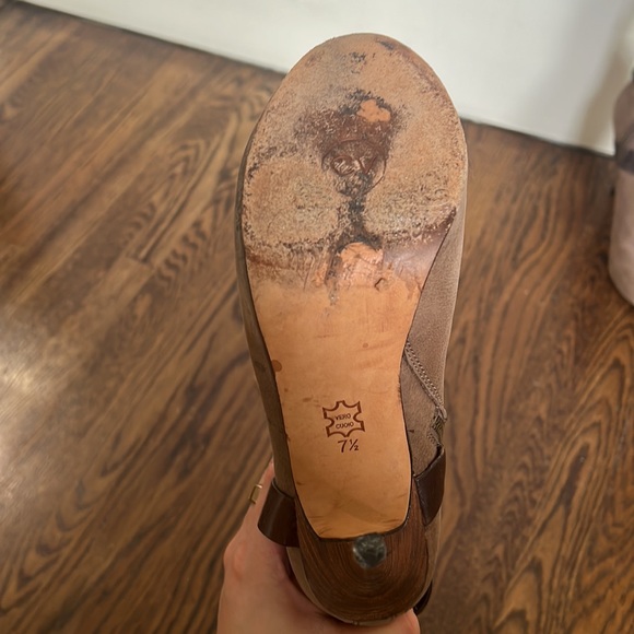 CYNTHIA VINCENT Oiled Leather heeled boots with wrap buckle SIZE 7.5 - Picture 3 of 4